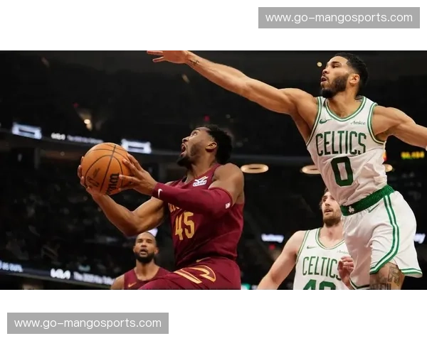 史诗对决：2016季后赛雷霆与马刺，一次燃烧了整个夏天的篮球狂潮